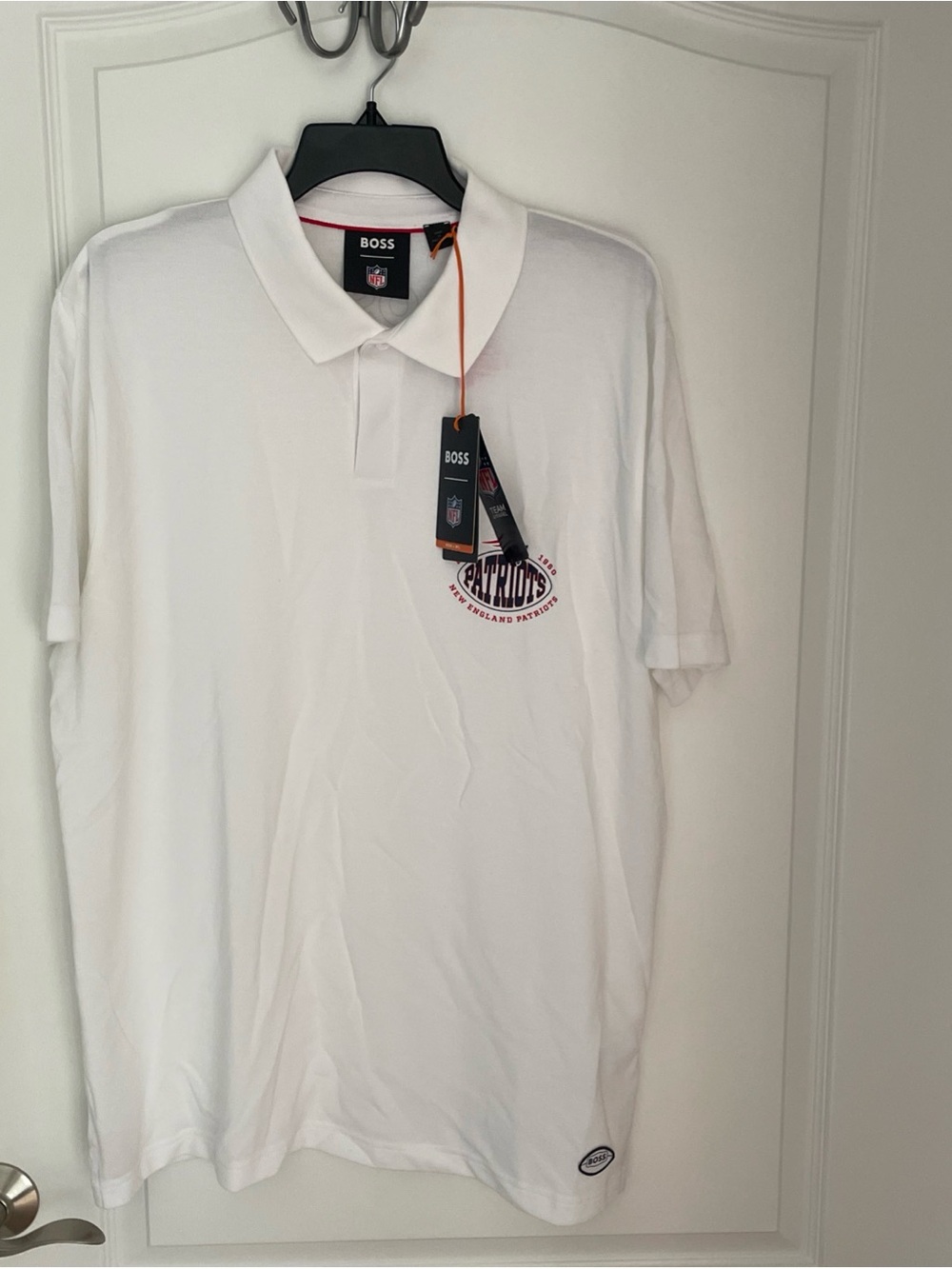 NWT Mens Hugo Boss Patriots NFL 2XL. Collared Shirt White sz XXL Logo
